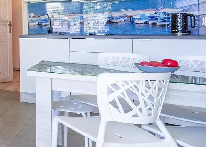 Letniskowe Morza Szum Боболин